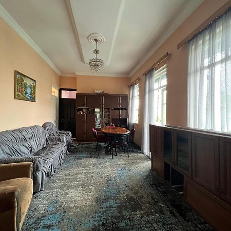 Medea'S Guest House Batumi Exteriör bild